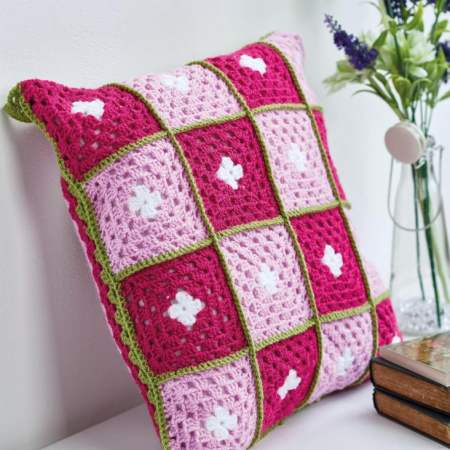 Floral Granny Square Cushion | Top Crochet Patterns